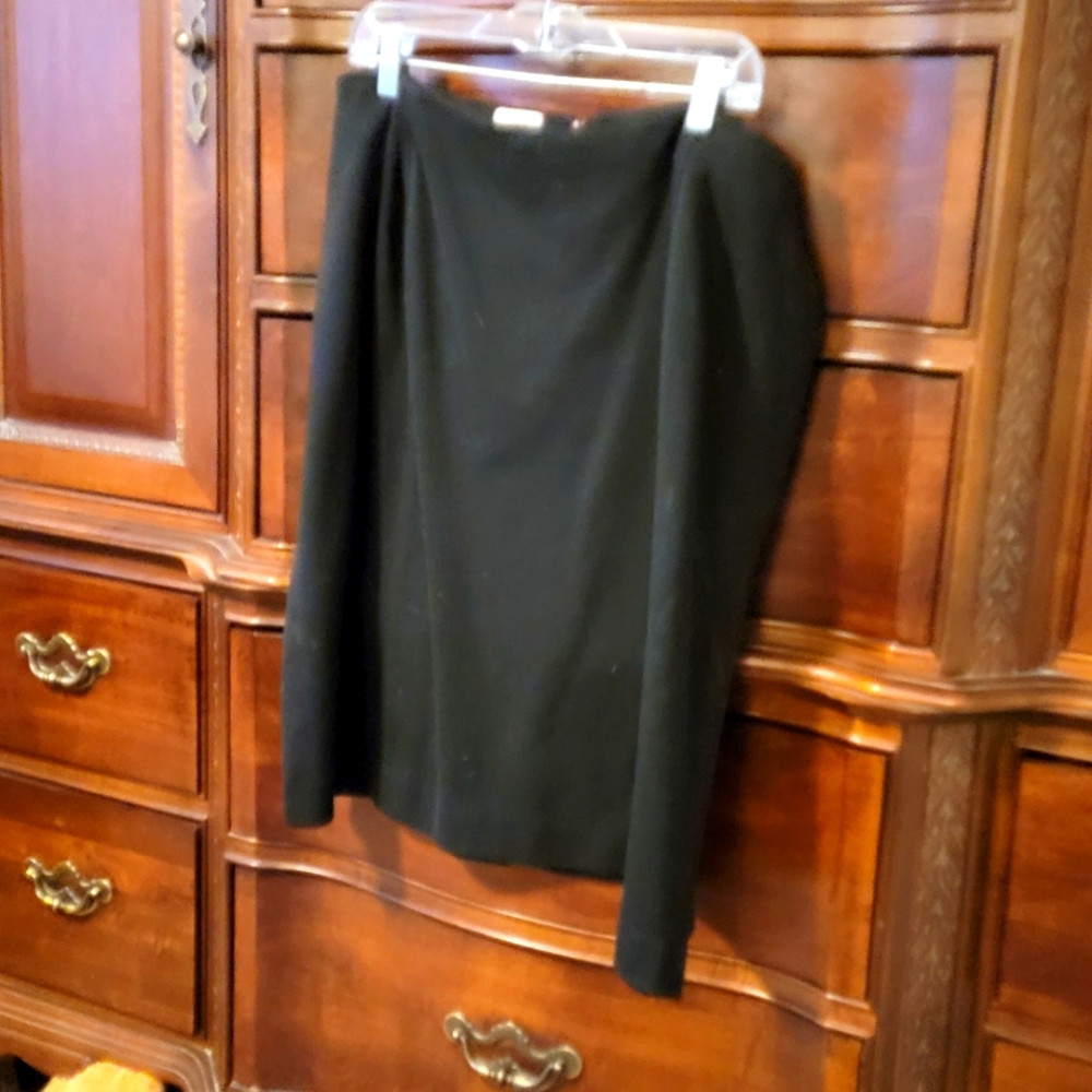 Elegant Black Pencil Skirt
